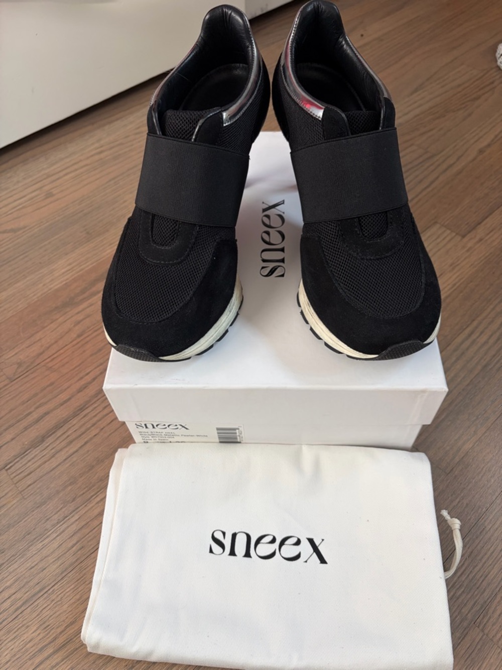 Sneex The Icon - Black Upper with White and Pewter - Size 8 - EUC - Picture 15 of 16
